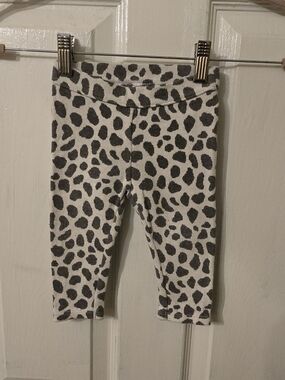 Janie and Jack White Leggings with Gray Leopard Print